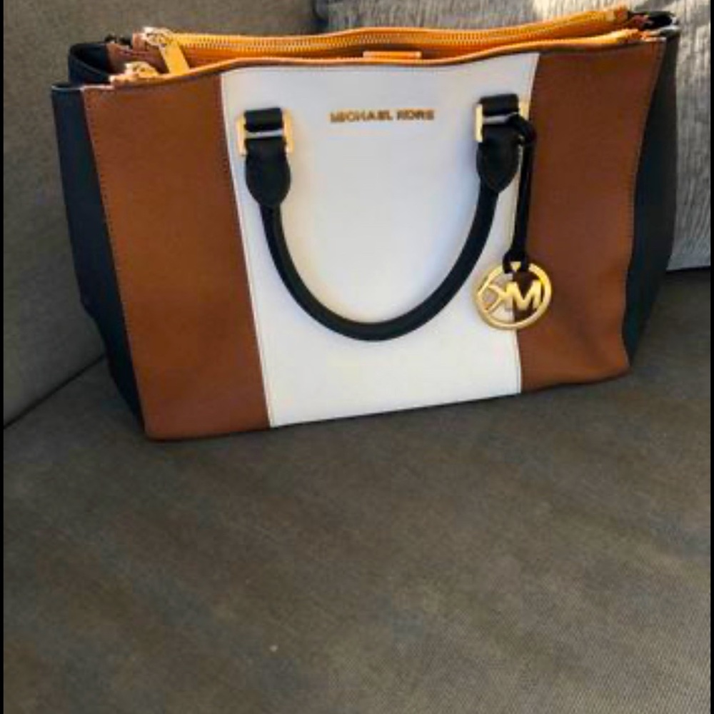 Authentic Michael Kors purse/laptop bag.